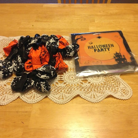Halloween Party Decorations Bundle - Picture 1 of 7